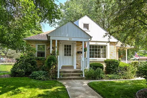 3942 S Hately, Saint Francis, WI 53235
