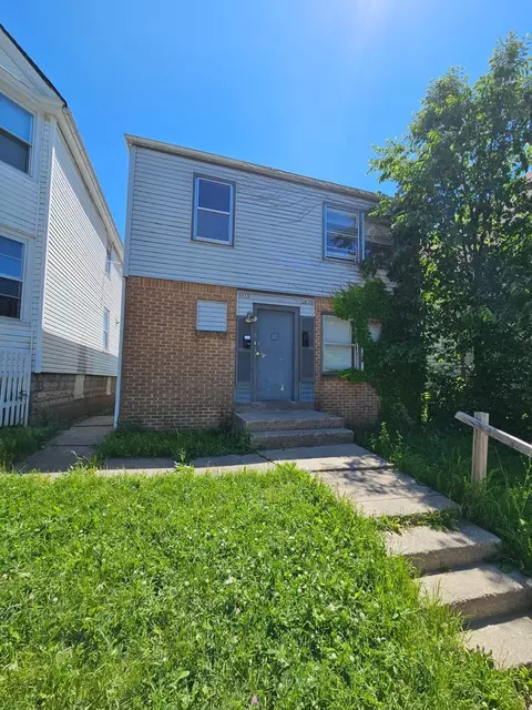 1013 W Keefe, Milwaukee, WI 53206