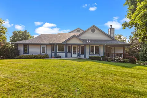 619 Bay Vw, Mukwonago, WI 53149