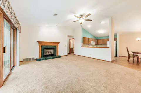 1787 White Pne #C, Grafton, WI 53024