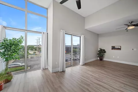 2121 S Kinnickinnic #120, Milwaukee, WI 53207
