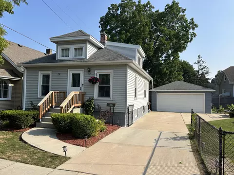917 Augusta, Racine, WI 53402