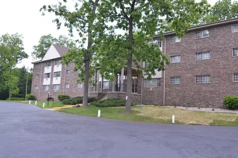 1422 E Racine, Waukesha, WI 53186