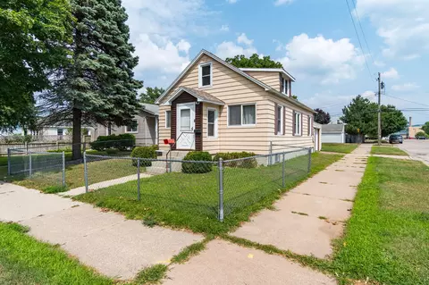 2557 17th, La Crosse, WI 54601