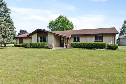 5889 W Silverleaf, Brown Deer, WI 53223