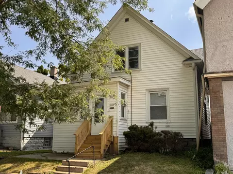 6129 W Lapham, West Allis, WI 53214