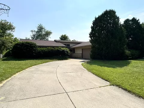 7823 W Coventry, Franklin, WI 53132