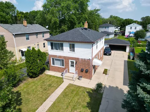 4622 W Howard, Milwaukee, WI 53220