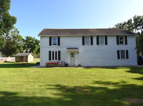 1519 Center, Burlington, WI 53105