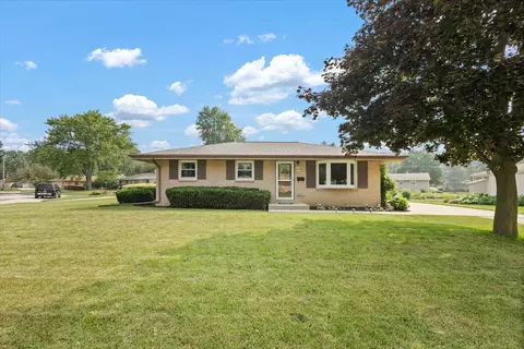 w178n8752 Hope, Menomonee Falls, WI 53051