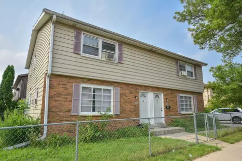 8907 W W Ml #8909, Milwaukee, WI 53225