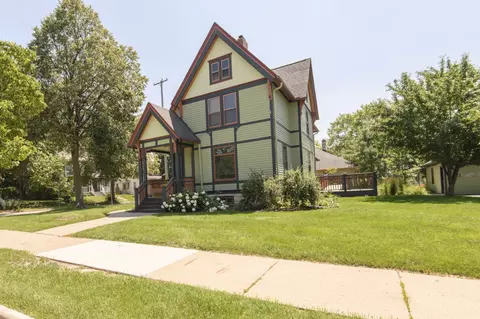 215 Wright, Waukesha, WI 53186