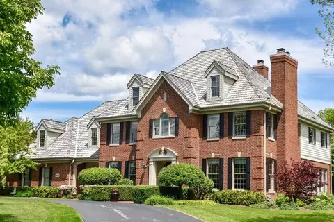 10606 N Wood Crst, Mequon, WI 53092