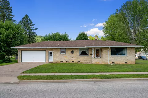 234 4th, La Crescent, MN 55947