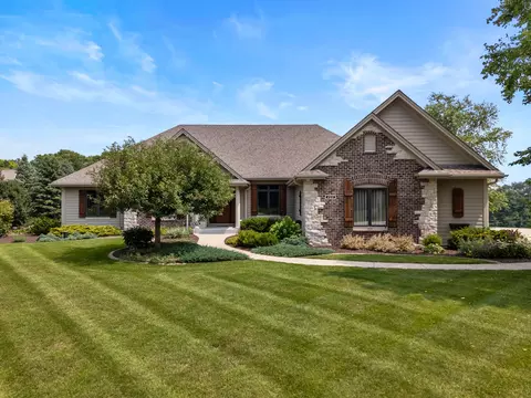 458 Whispering Rdg, Colgate, WI 53017