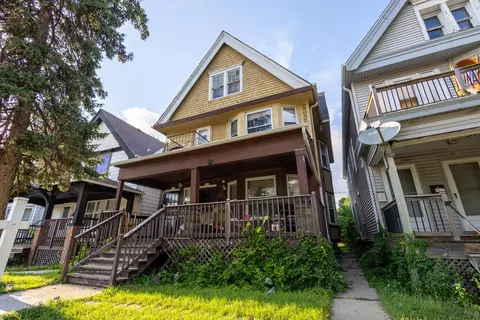 4514 W Lloyd #4516, Milwaukee, WI 53208