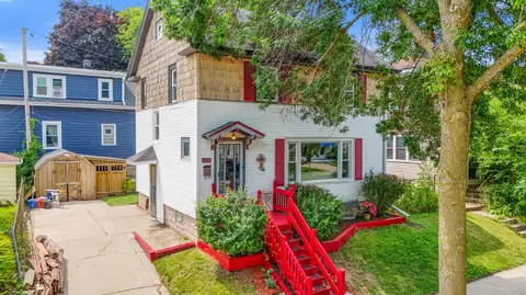229 E Norwich, Milwaukee, WI 53207