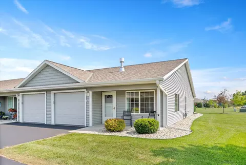 1367 S Wilson, Hartford, WI 53027