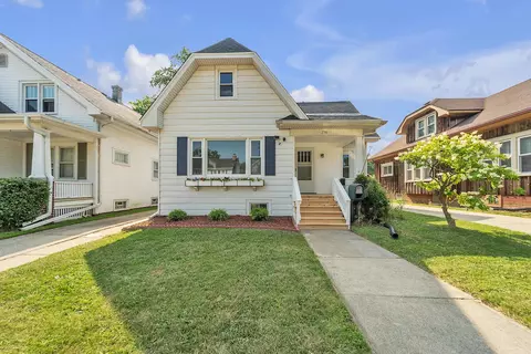 736 Monroe, Racine, WI 53405
