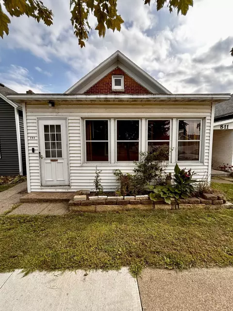 813 11th, Winona, MN 55987