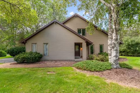 11305 N Bobolink, Mequon, WI 53092