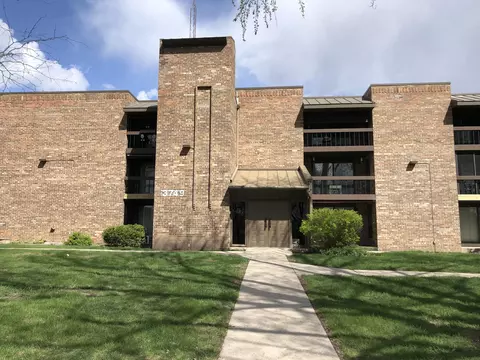3749 N 88th #212, Milwaukee, WI 53222