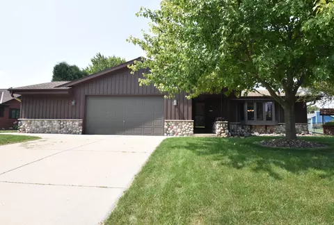 7535 S Bishops, Franklin, WI 53132