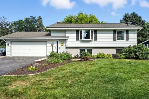 519 Buckingham, Hartland, WI 53029