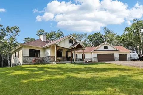 1068 W Valley Vw, Spring Prairie, WI 53105