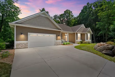 102 Jacks Hillside, Random Lake, WI 53075