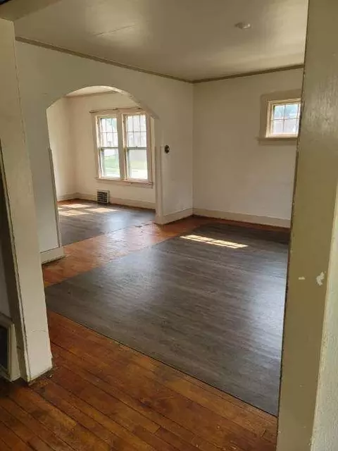 2802 Clark, Manitowoc, WI 54220