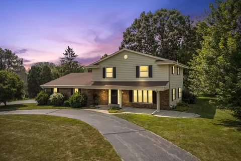 21375 Woodchuck, Brookfield, WI 53045