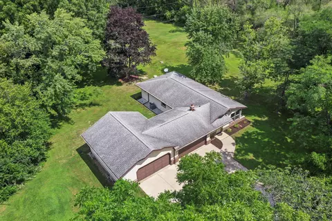 s82w31460 Section, Mukwonago, WI 53149