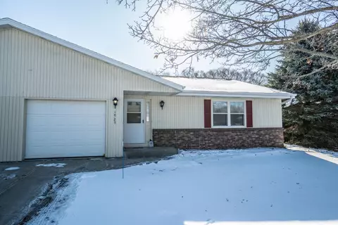 1925 Hilltop, West Bend, WI 53095