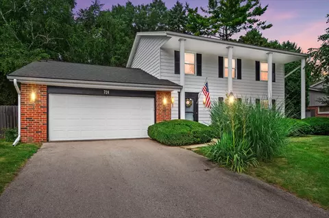 724 Hialeah, Racine, WI 53402