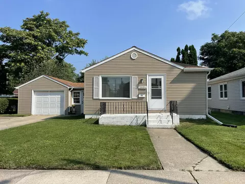 2412 Dwight, Racine, WI 53403