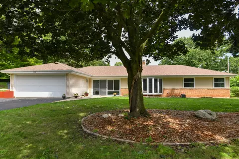 1270 Villa, Waukesha, WI 53186
