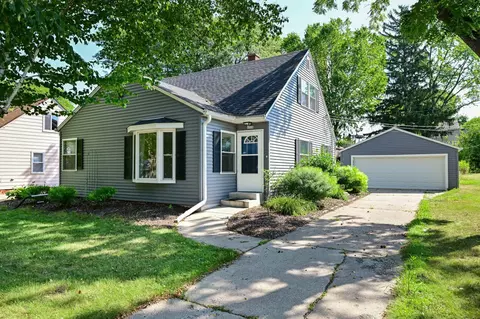 4328 Raymir, Wauwatosa, WI 53222