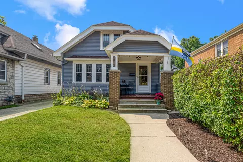 4813 W W Wls, Milwaukee, WI 53208