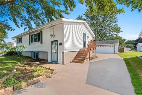346 W Bell, Neenah, WI 54956