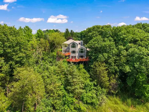 w326n6611 Sylvian, Merton, WI 53029