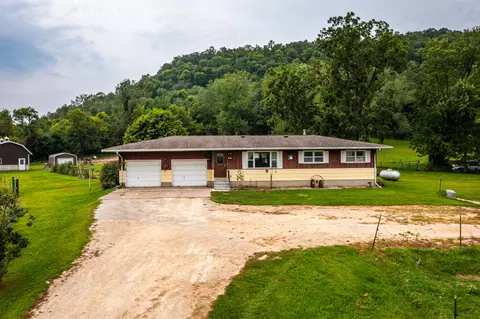 11512 County Rd 4, Yucatan, MN 55943