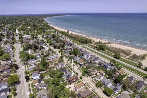 1738 Chatham, Racine, WI 53402