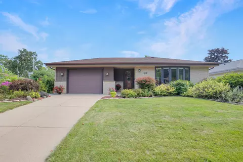 1823 Manitoba, South Milwaukee, WI 53172
