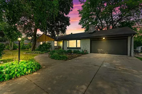 17640 Evergreen, Brookfield, WI 53045