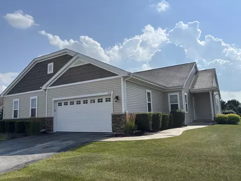 2634 Esker, West Bend, WI 53095