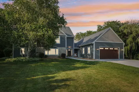 9000 N Pelham, Bayside, WI 53217