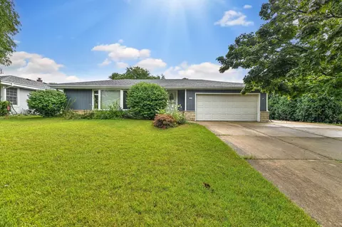 7562 S Highfield, Oak Creek, WI 53154