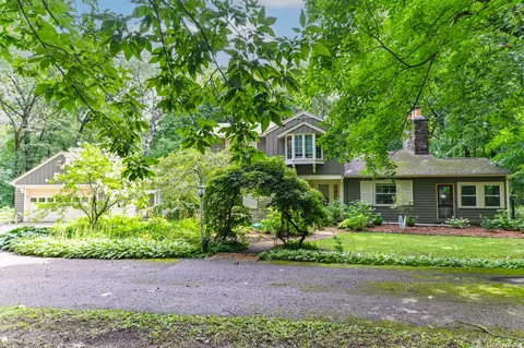 w304s4404 Brookhill, Genesee, WI 53189