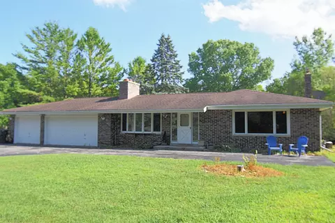 s86w30467 Stonegate, Mukwonago, WI 53149